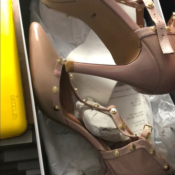 Halogen Pink patent heels - Picture 3 of 6